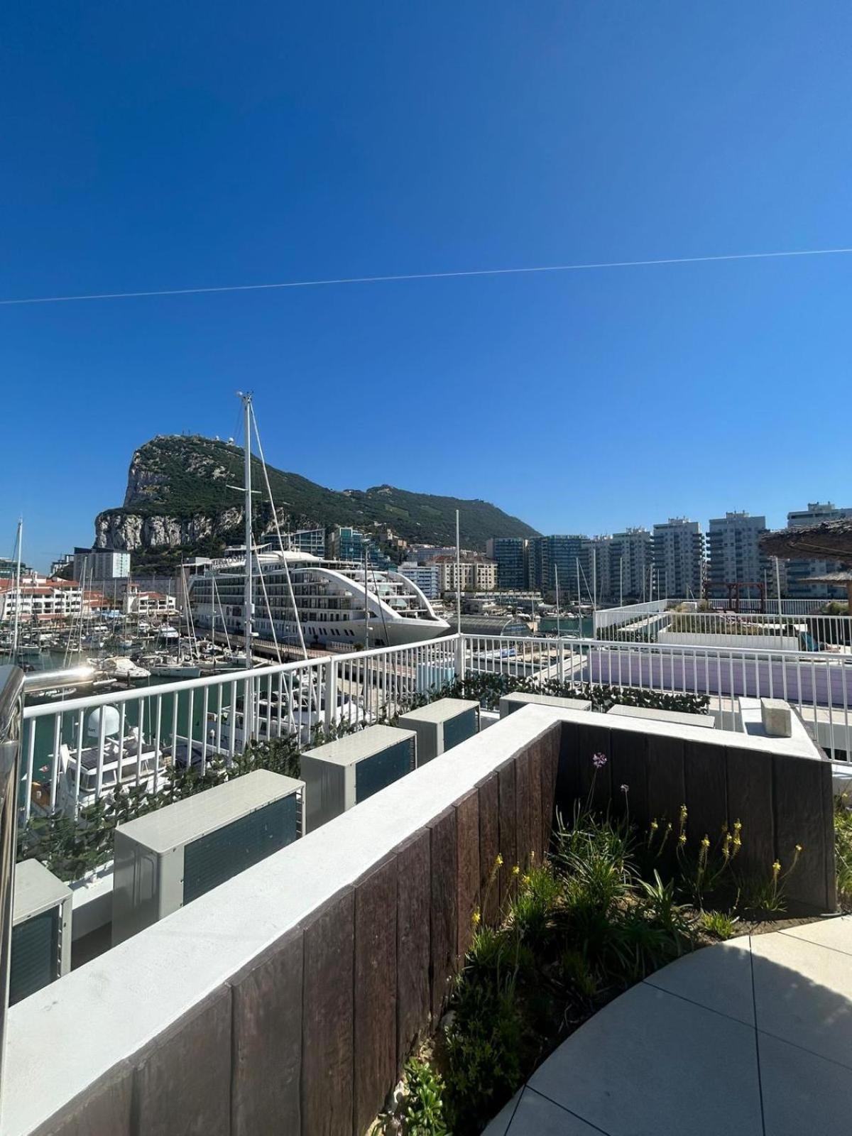 Marina Club Luxury Private Studio With Pool And Incredible Views Gibraltar Eksteriør bilde