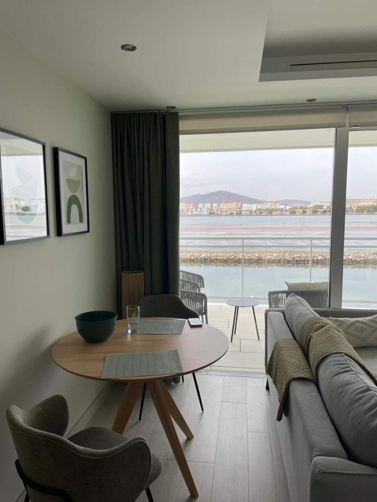 Marina Club Luxury Private Studio With Pool And Incredible Views Gibraltar Eksteriør bilde
