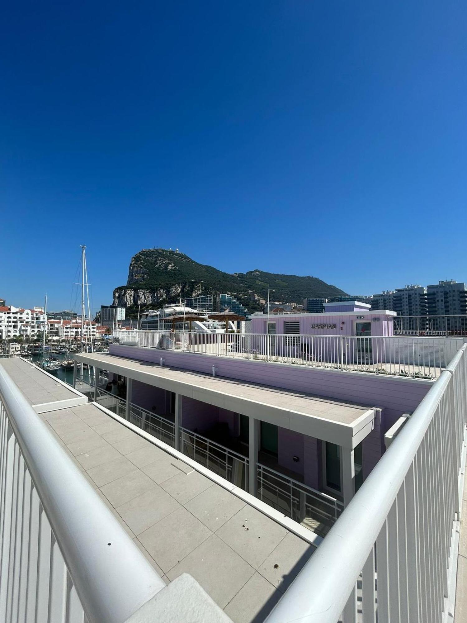 Marina Club Luxury Private Studio With Pool And Incredible Views Gibraltar Eksteriør bilde