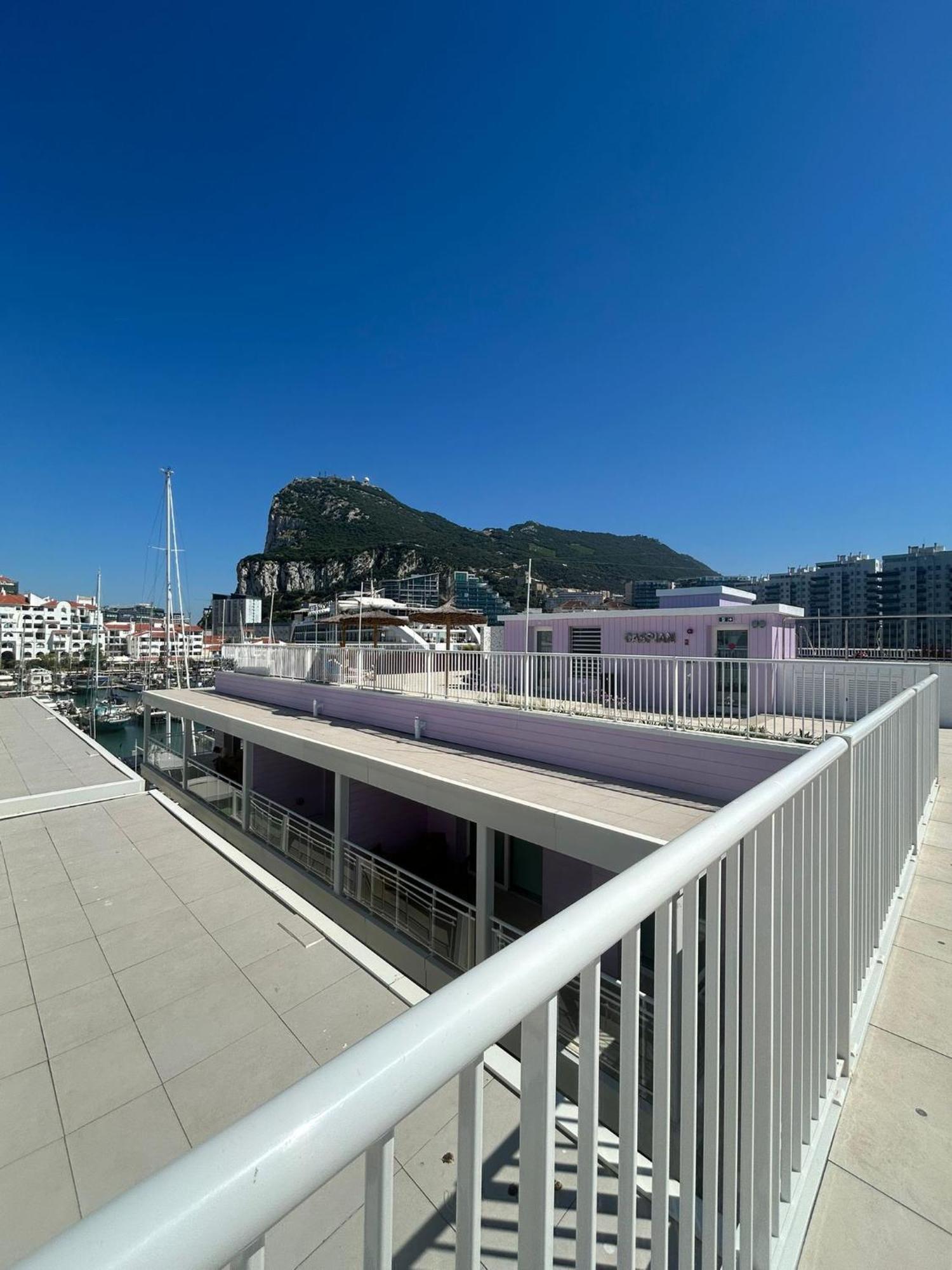 Marina Club Luxury Private Studio With Pool And Incredible Views Gibraltar Eksteriør bilde