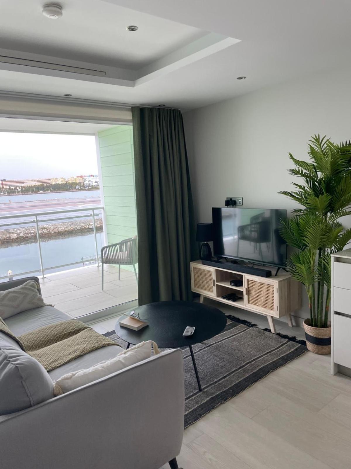 Marina Club Luxury Private Studio With Pool And Incredible Views Gibraltar Eksteriør bilde