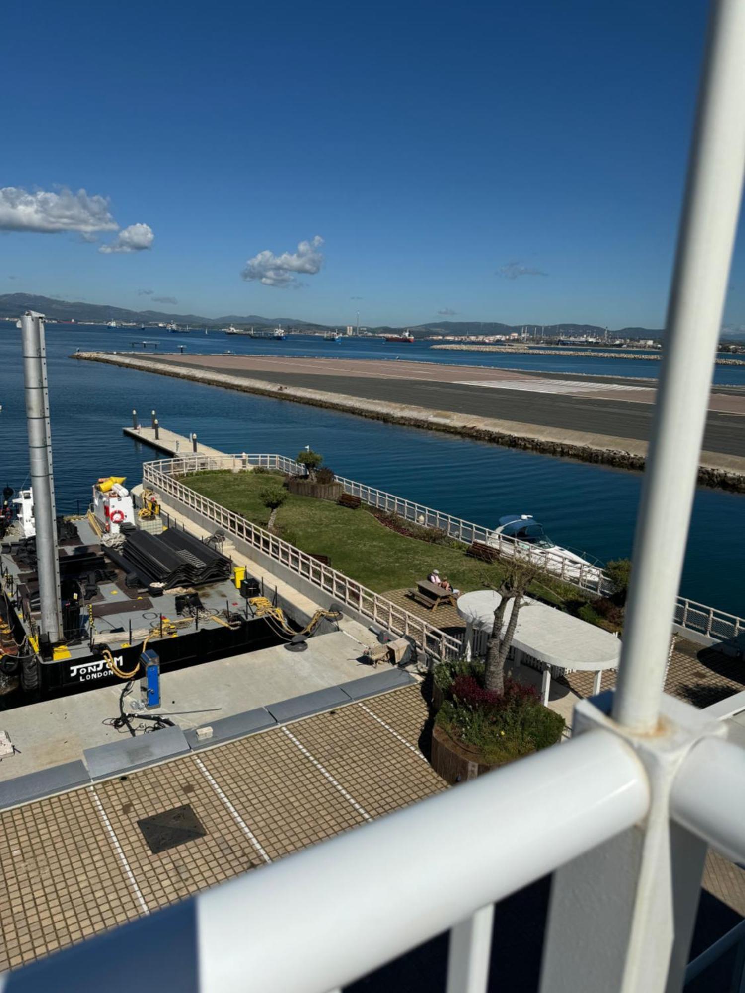 Marina Club Luxury Private Studio With Pool And Incredible Views Gibraltar Eksteriør bilde