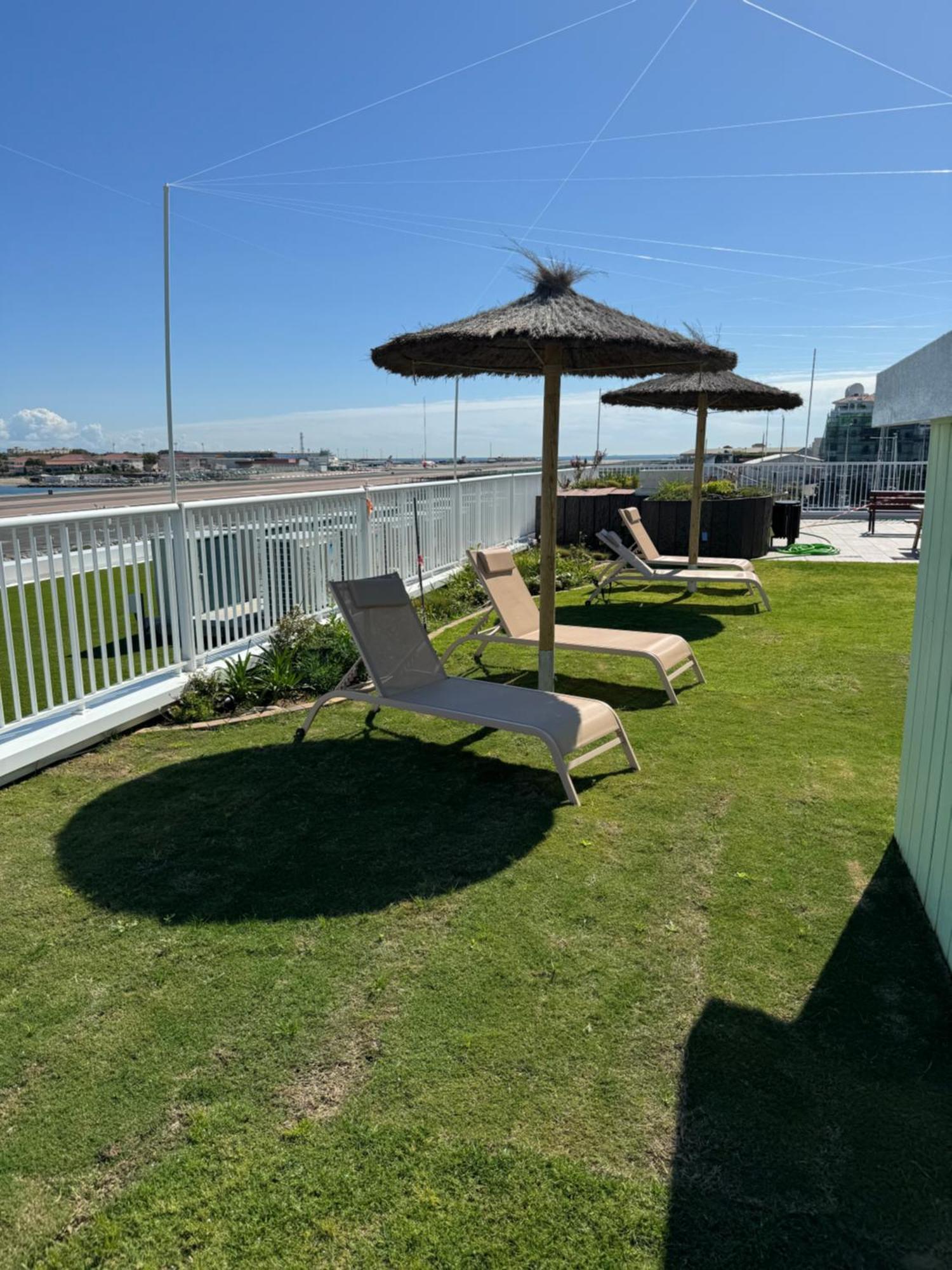 Marina Club Luxury Private Studio With Pool And Incredible Views Gibraltar Eksteriør bilde