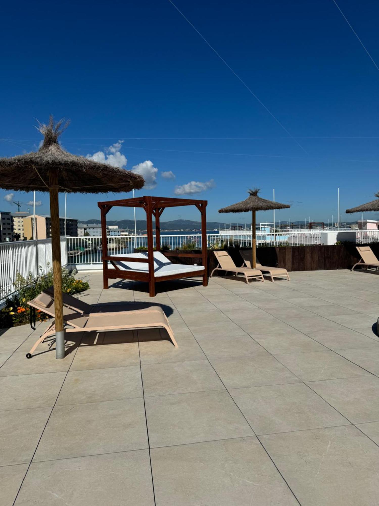 Marina Club Luxury Private Studio With Pool And Incredible Views Gibraltar Eksteriør bilde